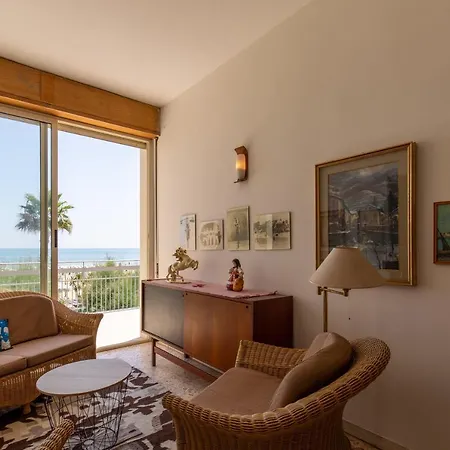 Luci A'mmare B&B 로세토데글리아브루찌