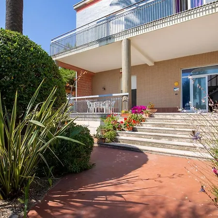 Luci A'mmare 住宿加早餐酒店 阿布鲁齐的罗塞托